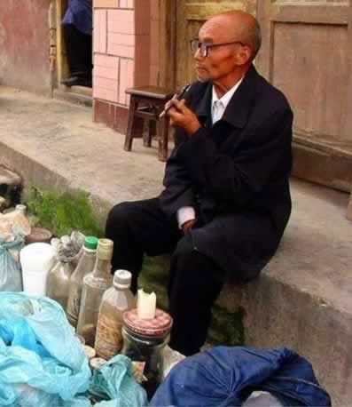chinese_street_doctor_001.jpg