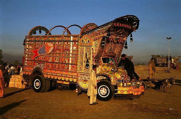pakistani_trucks_buses_009.jpg