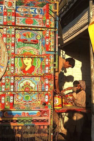 pakistani_trucks_buses_010.jpg