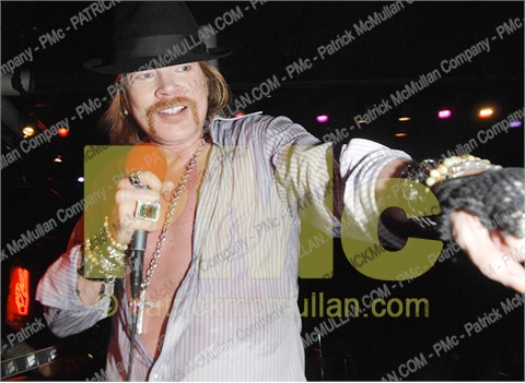 axlperforming-1.png