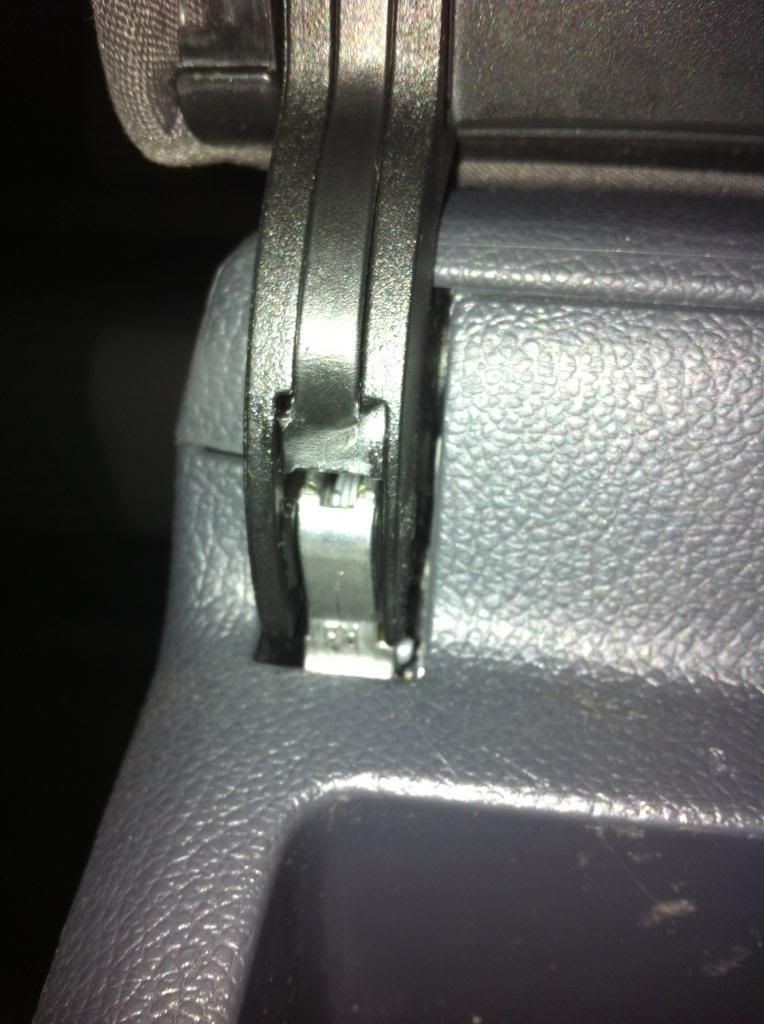 Question Broken center armrest (How to fix it??)
