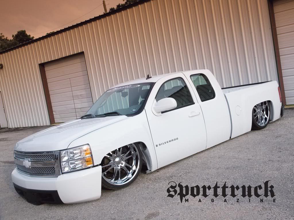 http://i113.photobucket.com/albums/n215/localcurtis/2007_chevrolet_silverado.jpg