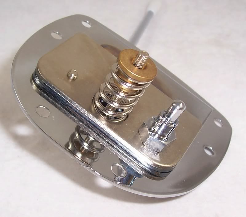 VINTAGE TREMOLO UNIT FOR FENDER JAZZMASTER/ FENDER JAGUAR ETC/ CR/GD