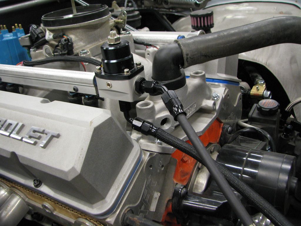 Fuel line and regulator plumbing to EFI rails