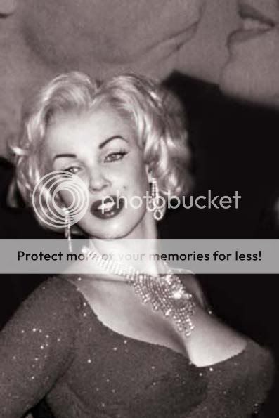 Kim Kardashian vs Marilyn Monroe