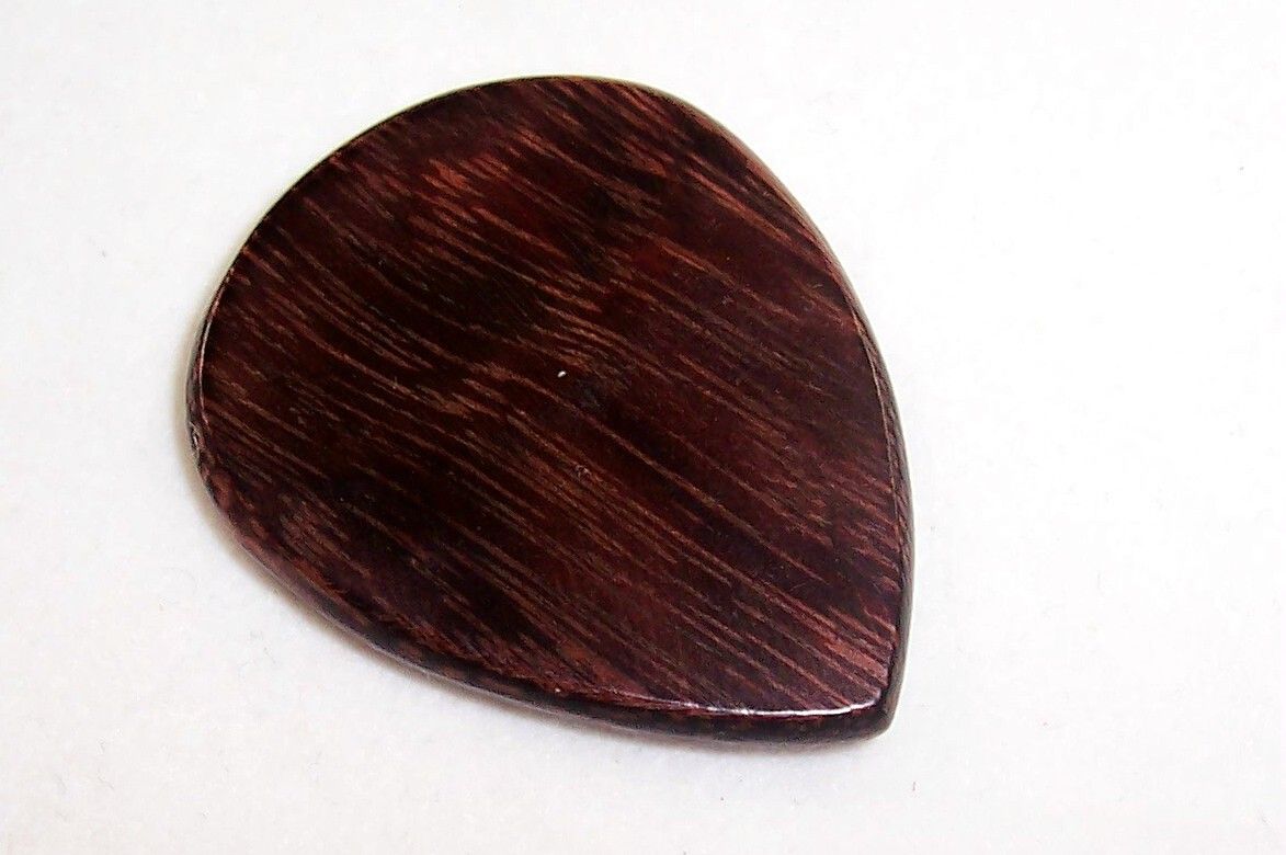 BEAUTIFUL HANDMADE WOODCRAFT TAMARIND GUITAR PICK// TAMARIND GUITAR PLECTRUM//
